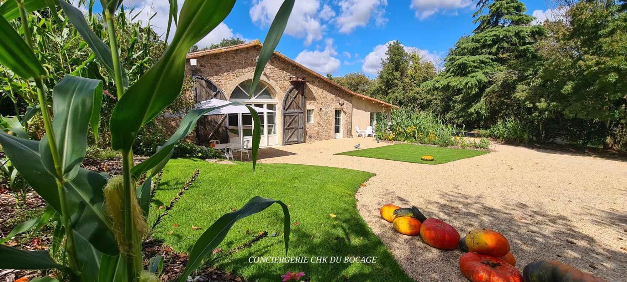 Gite Le Puy Martineau Piscine Privee Interieure Chauffee A 10 Min Du Puy Du Fo Villa Saint-Mars-la-Reorthe Bagian luar foto